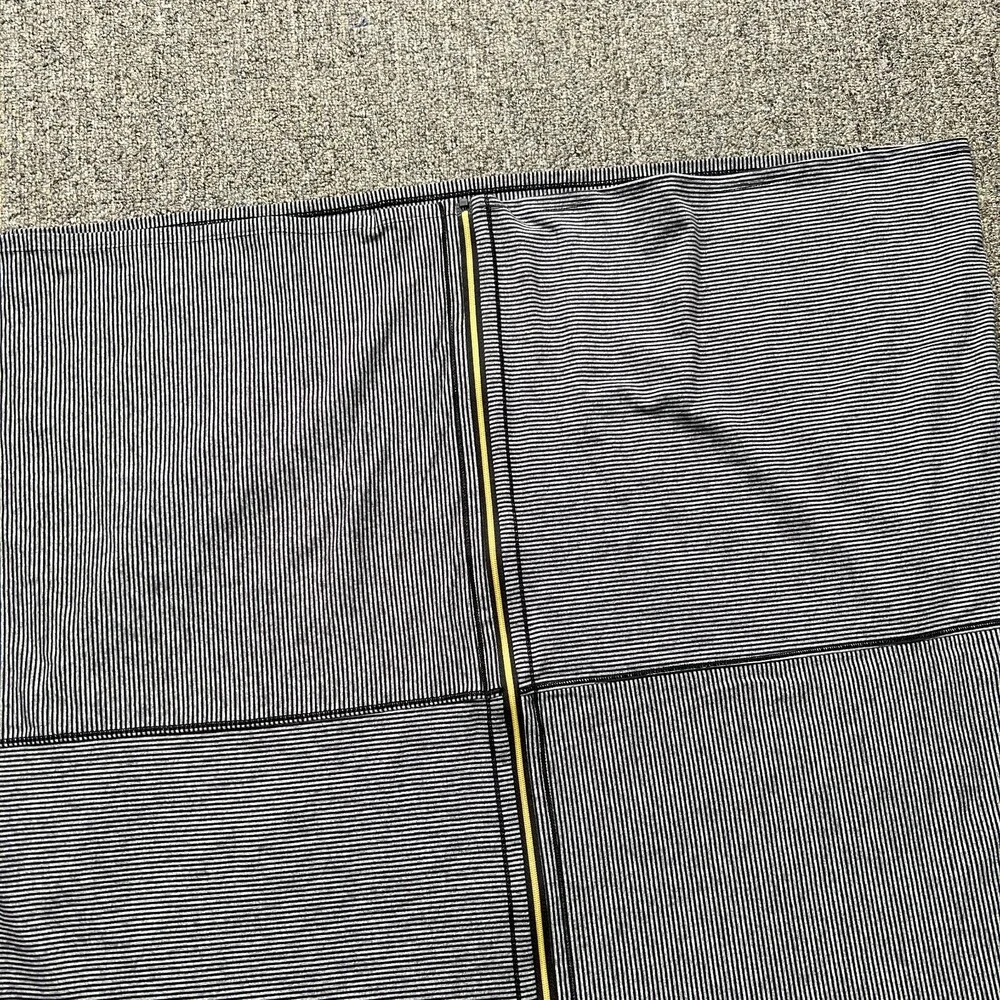 Lululemon Vinyasa Scarf Womens One Size Black Gray Tonka Stripes 28x26‎ Zipper